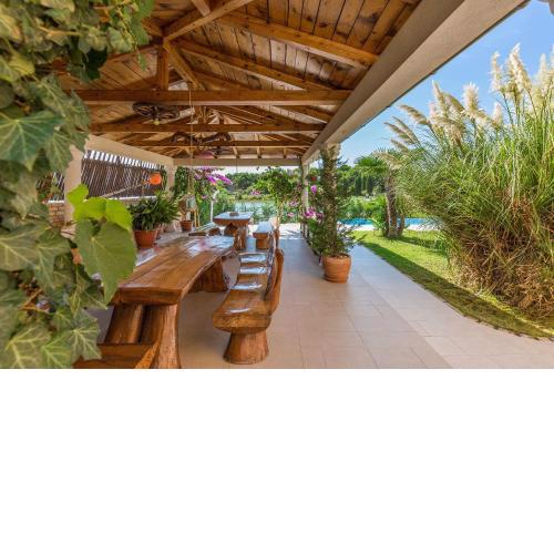 Moderne Fewo direkt an der Adria mit 2 Pools, Klima, WLAN, Balkon mit Meerblick und schönem Grillbereich