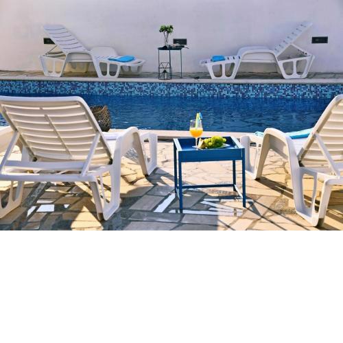 Moderne Villa mit Pool, 900 Meters von dem Strand mit grandiosem Meerblick