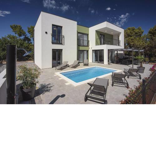Moderne Villa mit privatem Pool, Sonnenterrasse nur 2 km vom Strand