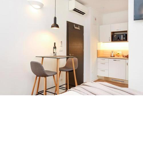 Monfrina 2, luxury studio apt in the OLD TOWN