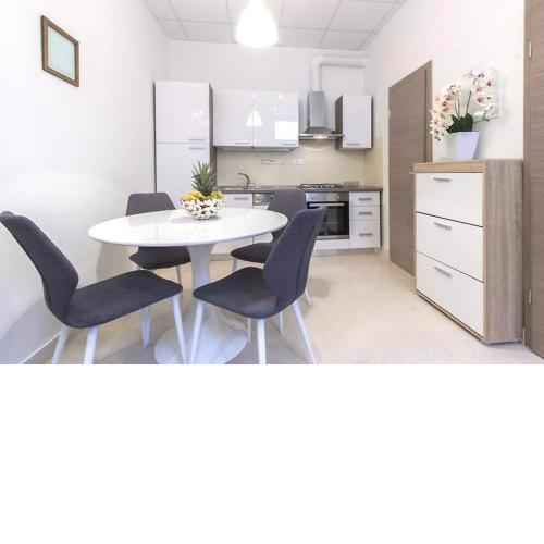 Moon Apartment
