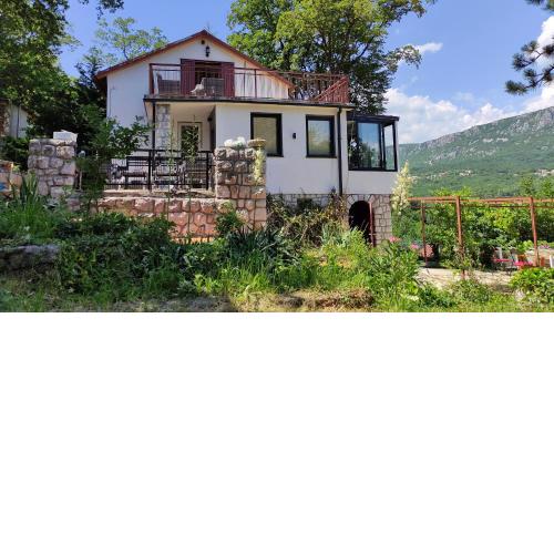 Mountain View Sea-Forest Valley Villa with 5 Terraces