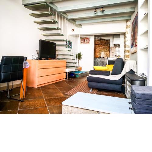 Munroe Apartment