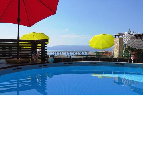 NAVIS Sea View Apartment with pool