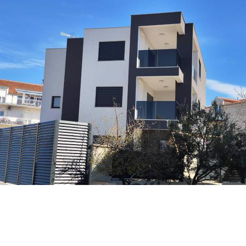 NEW! Beach Apartment Petra, Šibenik city
