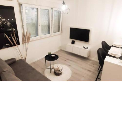 NEW! Top apartment, Split view from above
