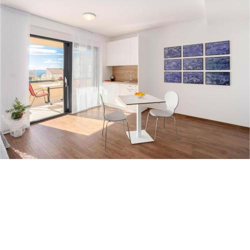 Nice apartment in Makarska with 1 Bedrooms