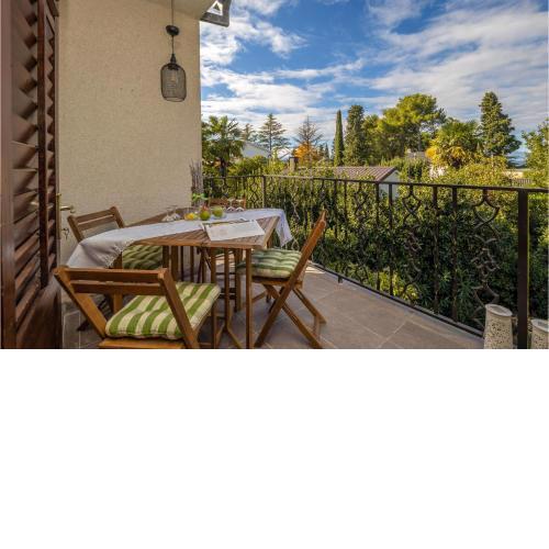 Nice apartment in Malinska with WiFi and 3 Bedrooms