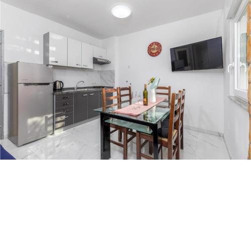 Nice apartment in Medulin with 3 Bedrooms and WiFi