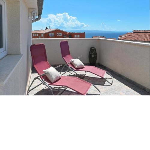 Nice apartment in Okrug Gornji with WiFi and 2 Bedrooms