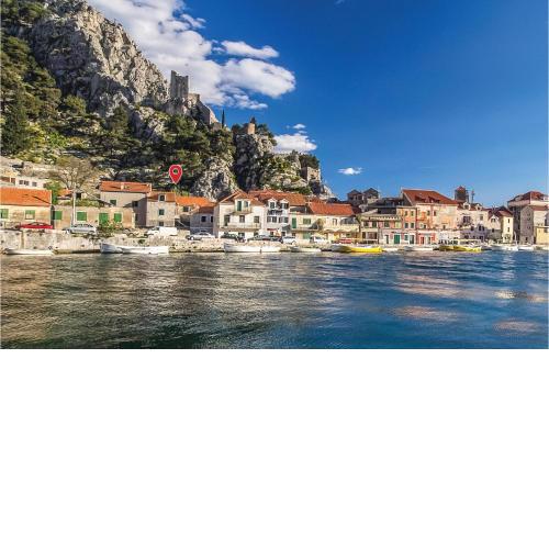 Nice apartment in Omis with 3 Bedrooms and WiFi