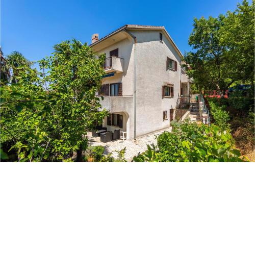 Nice apartment in Omisalj with 2 Bedrooms and WiFi