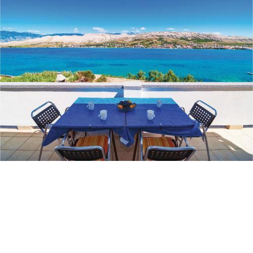 Nice apartment in Pag with 2 Bedrooms and WiFi