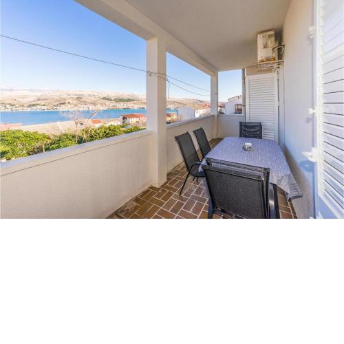 Nice apartment in Pag with 3 Bedrooms and WiFi