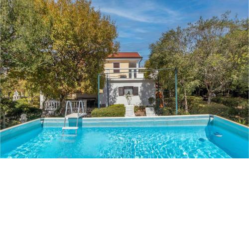 Nice apartment in Pinezici with 2 Bedrooms and WiFi
