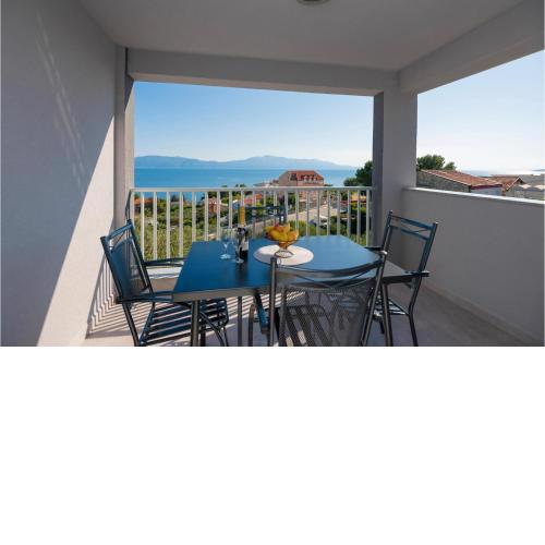 Nice Apartment In Podaca With 2 Bedrooms And Wifi 2
