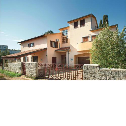Nice apartment in Pula with 1 Bedrooms and WiFi