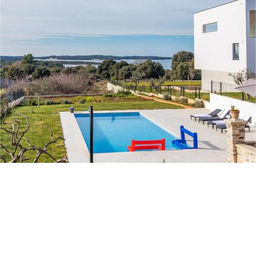 Nice apartment in Pula with 2 Bedrooms, WiFi and Outdoor swimming pool
