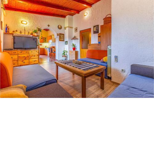 Nice apartment in Pula with 2 Bedrooms, WiFi and Outdoor swimming pool