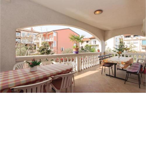Nice apartment in Pula with 2 Bedrooms