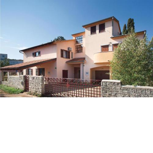 Nice apartment in Pula with 2 Bedrooms