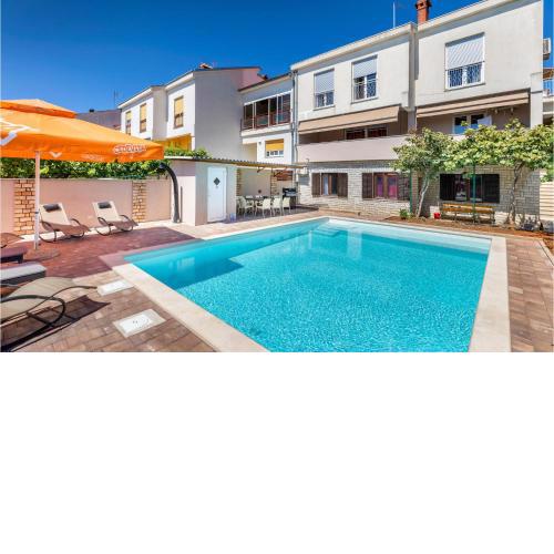 Nice apartment in Pula with 4 Bedrooms, WiFi and Outdoor swimming pool
