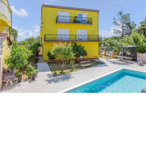 Nice apartment in Pula with Outdoor swimming pool and WiFi
