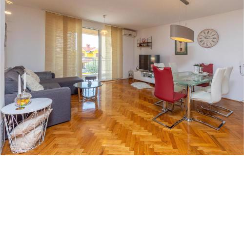 Nice apartment in Pula with WiFi and 1 Bedrooms