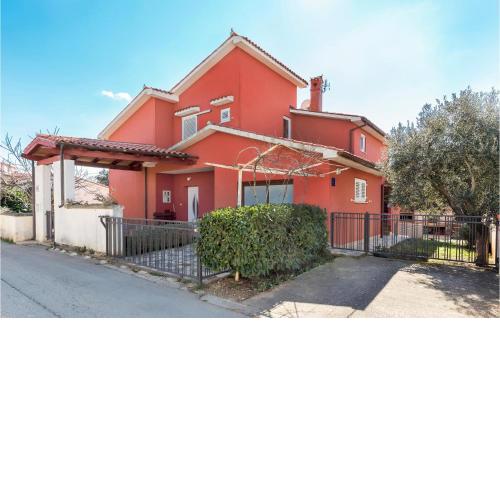 Nice apartment in Pula with WiFi and 2 Bedrooms