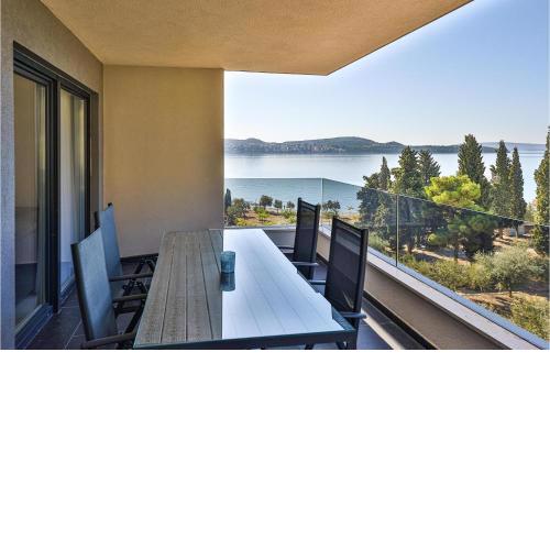 Nice apartment in Seget Donji with Outdoor swimming pool, 2 Bedrooms and WiFi