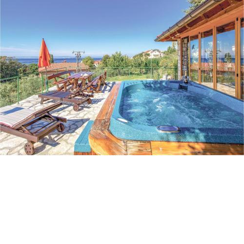 Nice apartment in Supetarska Draga with 1 Bedrooms, Sauna and WiFi