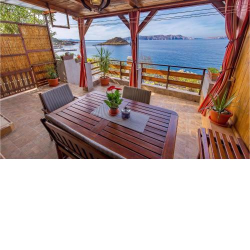 Nice apartment in Sveti Juraj with 2 Bedrooms and WiFi