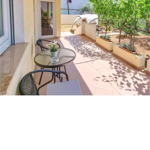 Nice apartment in Zadar with WiFi