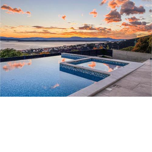 Nice Home In Crikvenica With Jacuzzi, 4 Bedrooms And Wifi
