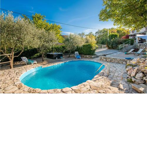 Nice Home In Dobrinj With 3 Bedrooms, Wifi And Outdoor Swimming Pool