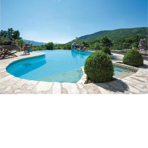 Nice Home In Grabovac With 7 Bedrooms, Sauna And Wifi