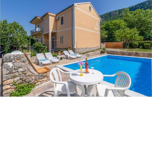 Nice home in Grizane with 4 Bedrooms, WiFi and Outdoor swimming pool
