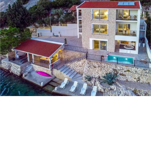 Nice Home In Klek With Sauna, 6 Bedrooms And Heated Swimming Pool