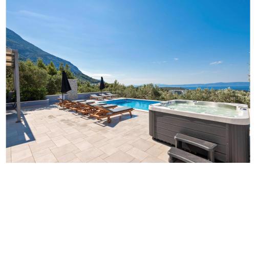 Nice Home In Makarska With Jacuzzi, Wifi And Outdoor Swimming Pool