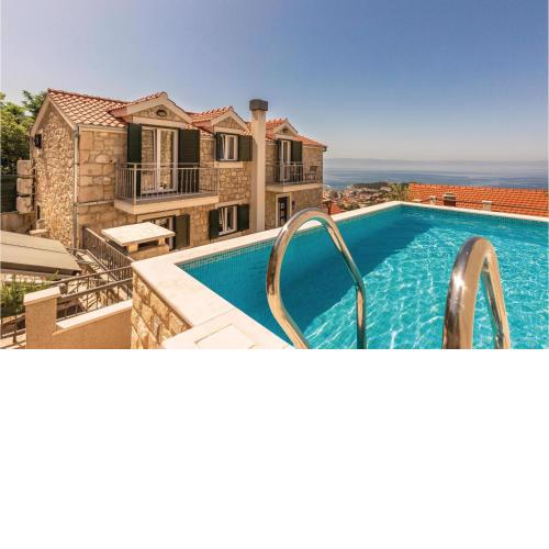 Nice Home In Makarska With Sauna, Wifi And Outdoor Swimming Pool