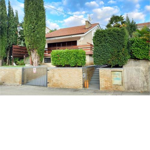 Nice home in Malinska with 4 Bedrooms and WiFi