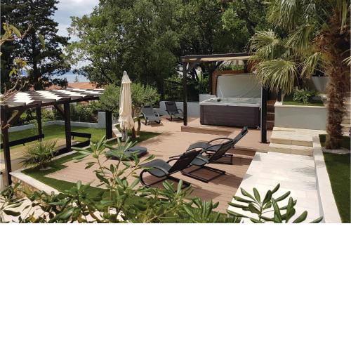 Nice home in Novi Vinodolski with 5 Bedrooms and WiFi