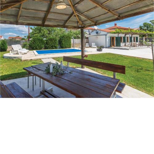 Nice home in Pula with 3 Bedrooms, WiFi and Outdoor swimming pool