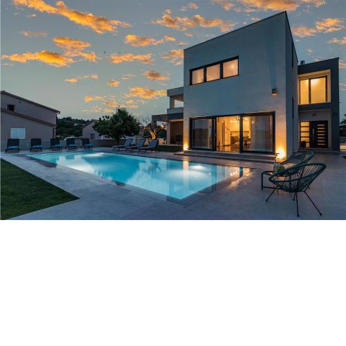 Nice home in Pula with Outdoor swimming pool, 6 Bedrooms and WiFi