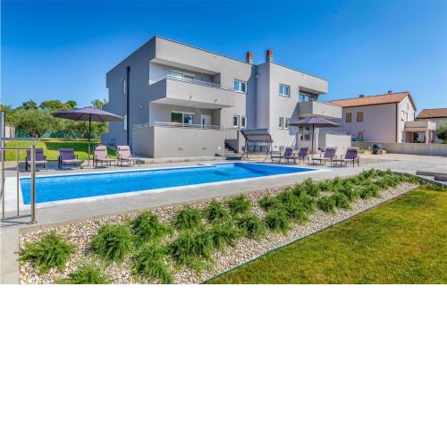 Nice Home In Pula With Outdoor Swimming Pool, Sauna And Wifi