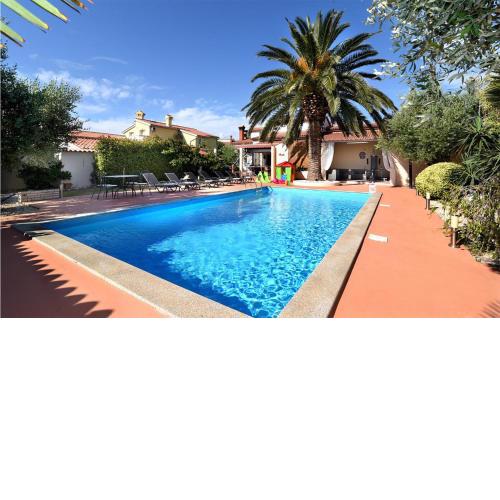 Nice Home In Pula With Wifi, Private Swimming Pool And Outdoor Swimming Pool