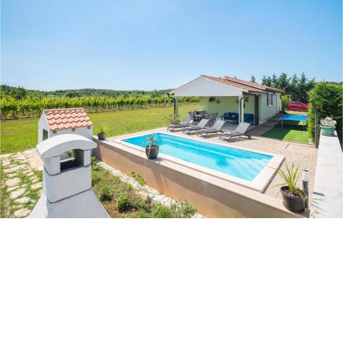 Nice home in Rovinj with 2 Bedrooms, WiFi and Outdoor swimming pool