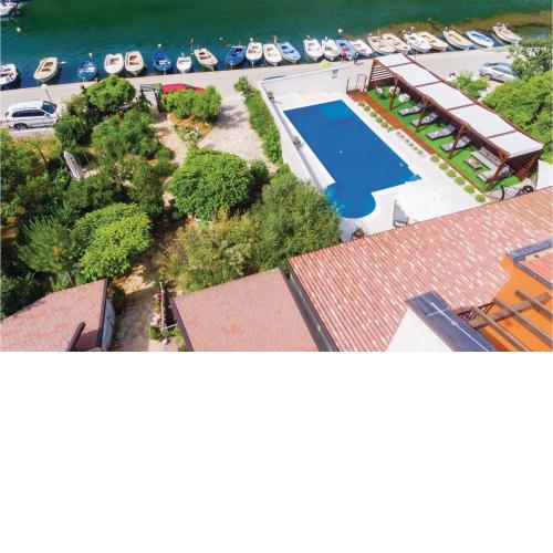 Nice home in Skradin with 4 Bedrooms, Jacuzzi and WiFi