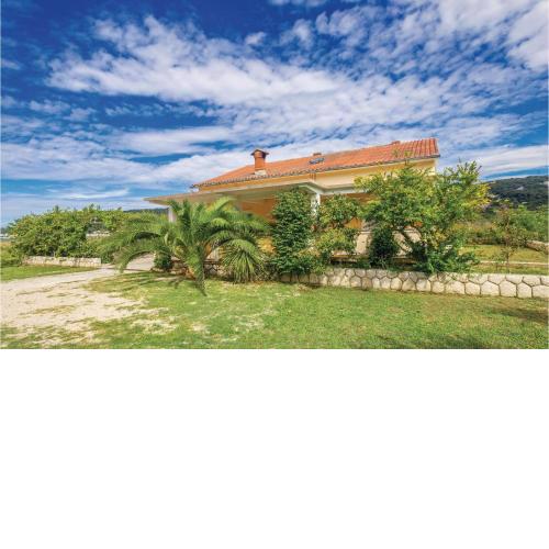 Nice home in Supetarska Draga with 3 Bedrooms and WiFi
