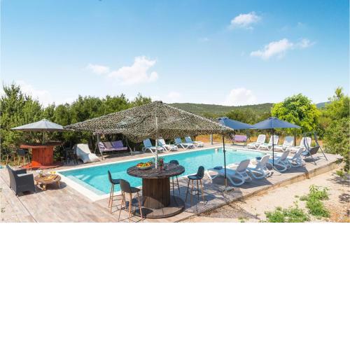 Nice home in Tisno w/ Outdoor swimming pool, WiFi and 2 Bedrooms